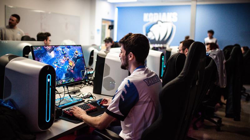 New studio unveiled for Lethbridge College Kodiaks esports team