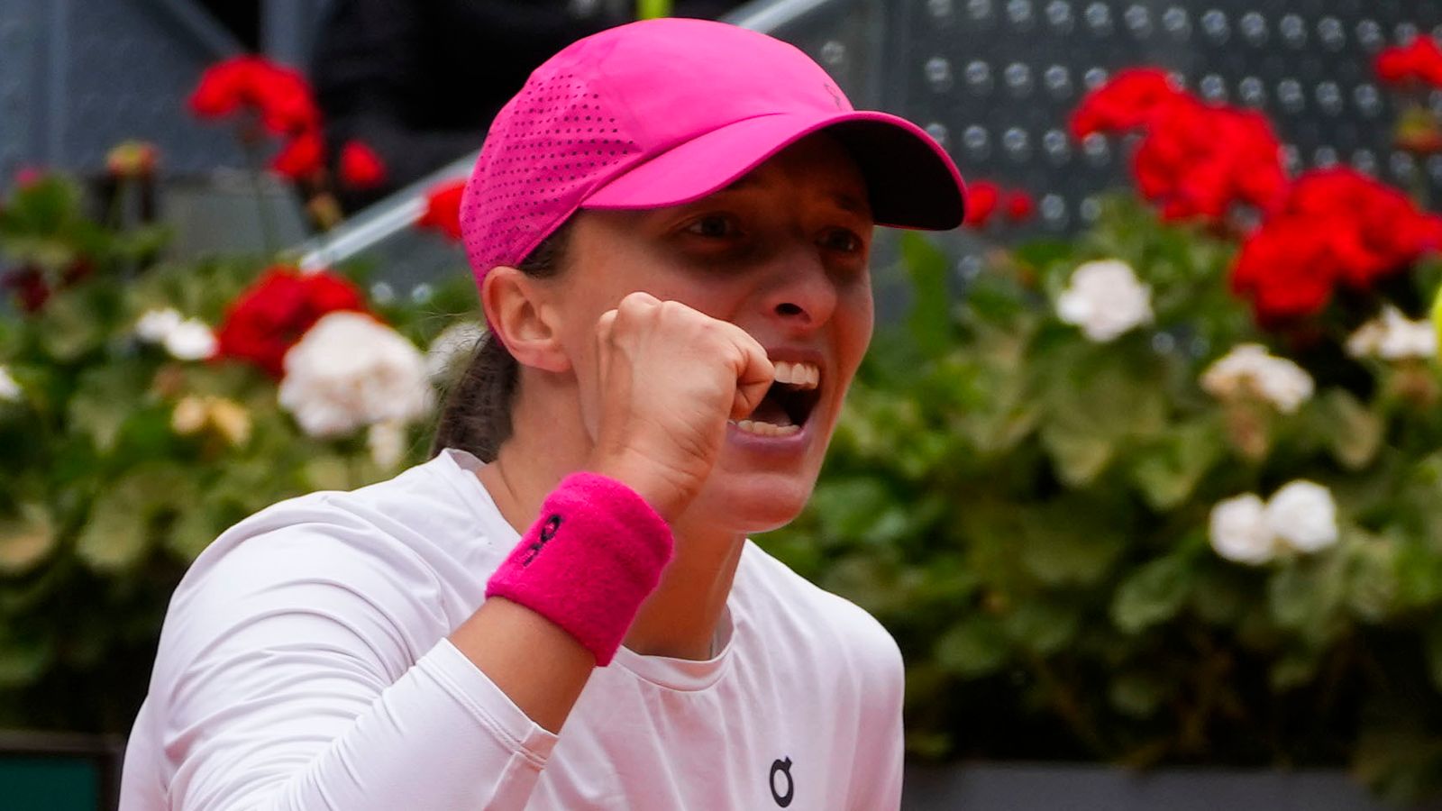 Iga Swiatek into semi-finals of Madrid Open after comeback win over Beatriz Haddad Maia; Madison Keys also advances | Tennis News